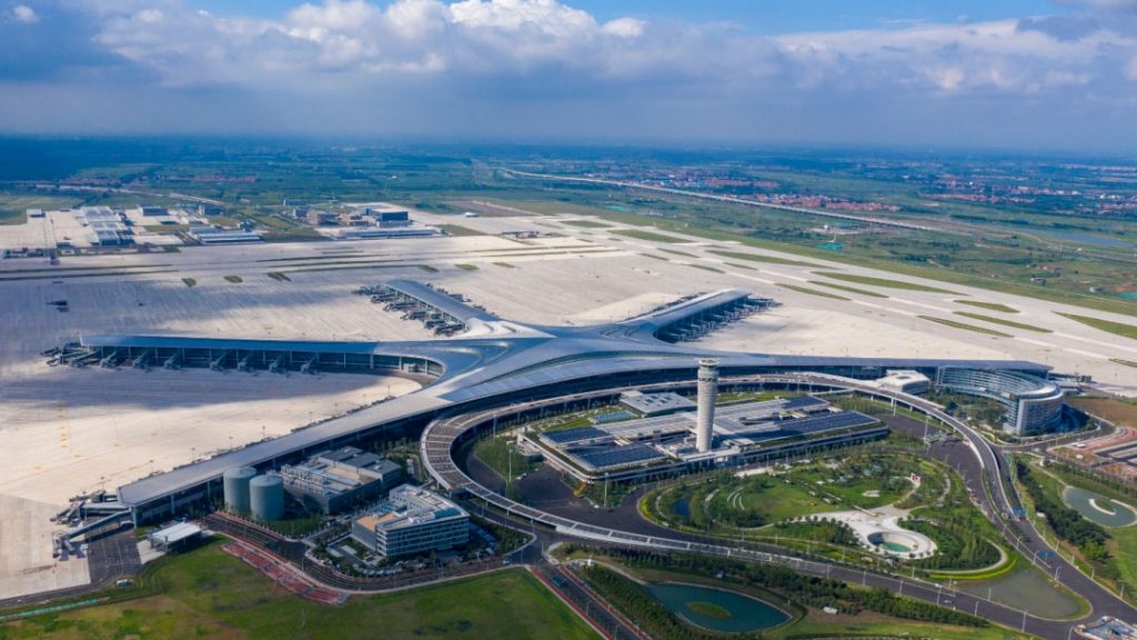 青岛胶东国际机场机场快线西海岸线路正式开通运营
