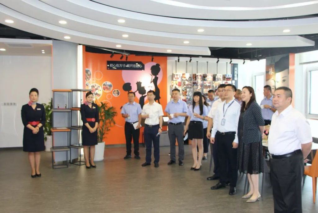 畅通空地衔接，携手合作共赢——凤凰岛出行赴东方航空参观交流