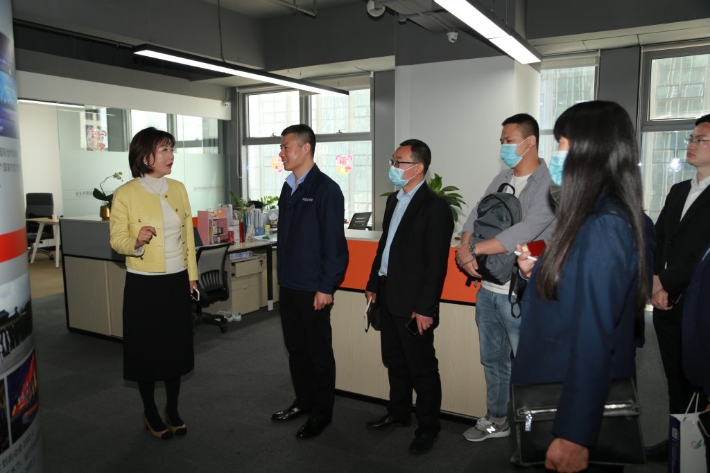 相辅而行，互利共赢——凤凰岛出行走访美程会展