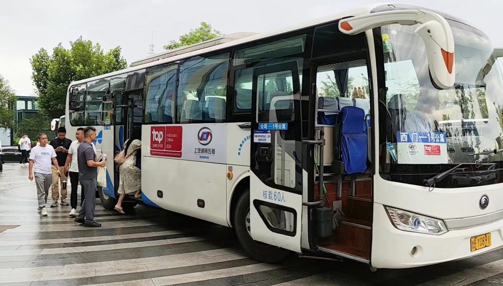 凤凰周报2024年14期|凤凰岛出行助力青职学院交流活动成功举办；凤凰岛出行落实防汛减灾各项工作